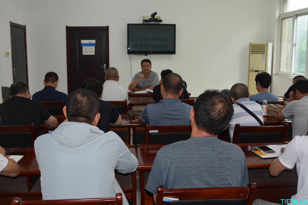 開封鐵塔橡膠組織開展安全生產(chǎn)和質(zhì)量提升“大反思、大討論、大提升”活動(dòng)