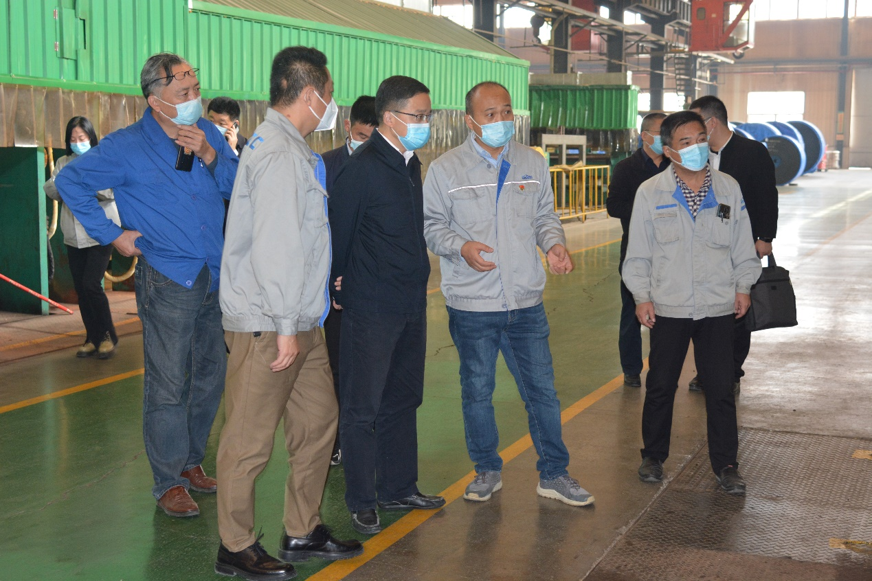 開(kāi)封市委常委、常務(wù)副市長(zhǎng)陳維忠蒞臨開(kāi)封鐵塔橡膠調(diào)研指導(dǎo)工作