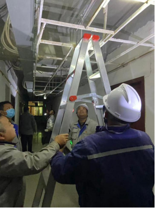 夜查整改護安康 協同共治筑防線 ——開封鐵塔橡膠全力推進職工宿舍消防 安全提升